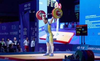 举重亚锦赛：两名哈萨克斯坦运动员获得奖牌