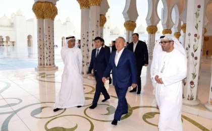 Назарбаев Абу-Дабидегі 50 мың адамға арналған мешітке барды