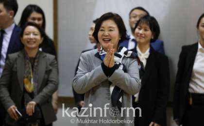 韩国第一夫人访问纳扎尔巴耶夫大学