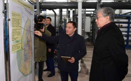 托卡耶夫总统对首都周边地区进行视察