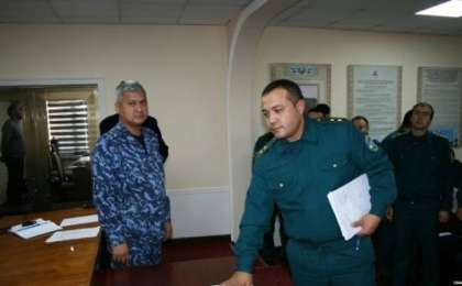 Өзбек полицейлері Құран ұстап ант берді — Қазақстандағы Ислам