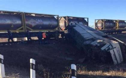 Автобус пойызға соғылып, 4 жолаушы қаза тапты