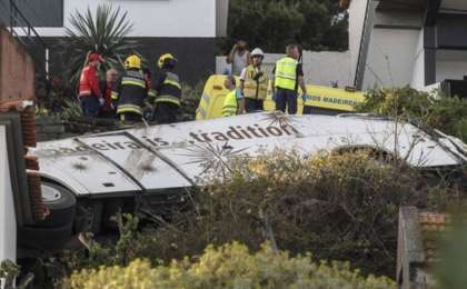 一旅游大巴在葡萄牙发生事故　至少28人死亡