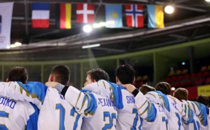 U18冰球世锦赛：哈萨克斯坦战胜乌克兰取得第二场胜利