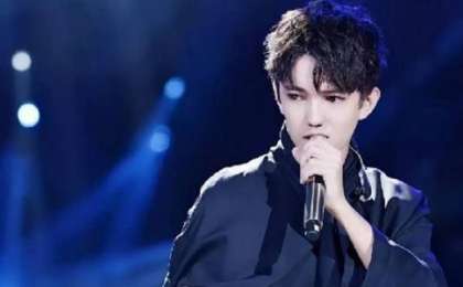 Мақсат Тәж-Мұрат. Теңіз түптен тебіренеді