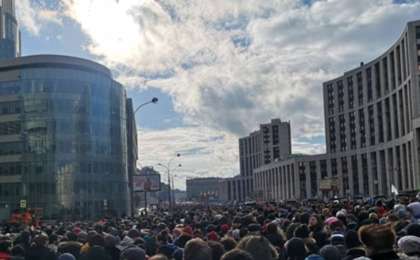 Ресейде интернет еркіндігі митингілеріне мыңдаған адам қатысты