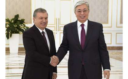 哈萨克斯坦总统与乌兹别克斯坦总统发表联合声明