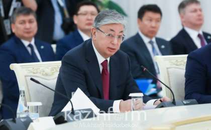 托卡耶夫总统：同乌兹别克斯坦总统之间的会谈非常顺利