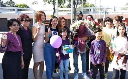 迪玛希抵达塔什干 粉丝团热情接待