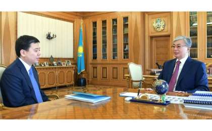托卡耶夫总统接见司法部部长