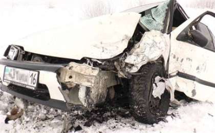 ШҚО-да жол апатынан 4 адам зардап шекті