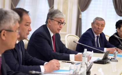 托卡耶夫总统：不能只依靠石油行业生存