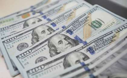 今日美元兑坚戈终盘汇率1:379.58