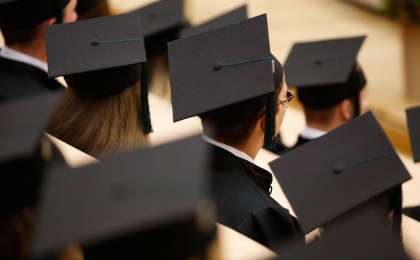 哈萨克斯坦学子有机会在全球500所大学免费深造