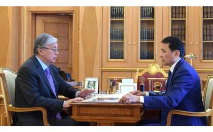 托卡耶夫接见首都新任市长