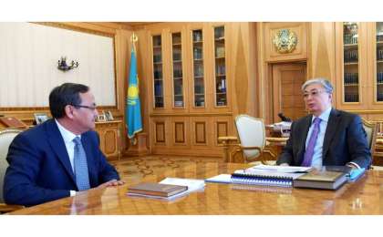 总统接见农业大学校长库热希巴耶夫