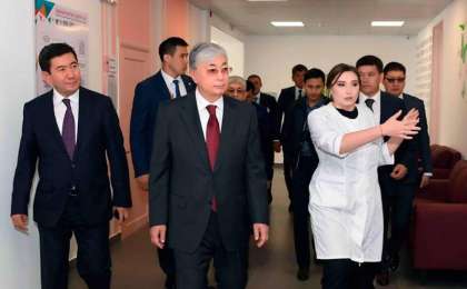 总统参观皮里沙赫庭斯克新建医院