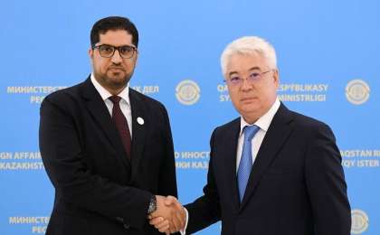 外长会见阿联酋驻哈大使阿勒扎贝尔