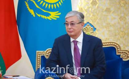 哈白两国总统举行大范围双边会谈