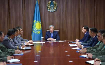 托卡耶夫总统接见国家警卫局领导层