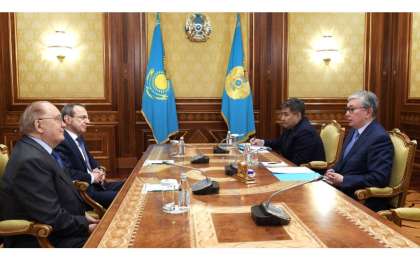 托卡耶夫总统会见莫斯科国立大学校长