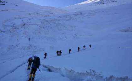 紧急情况委员会：被困登山者救援行动受天气影响进展缓慢