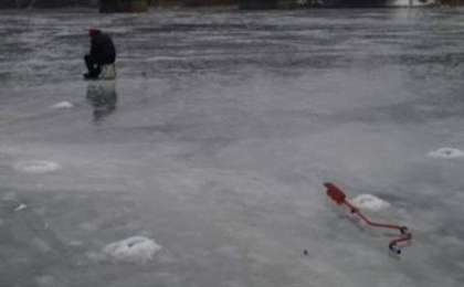 ШҚО-да балық аулап отырған зейнеткер мұз астына кетті