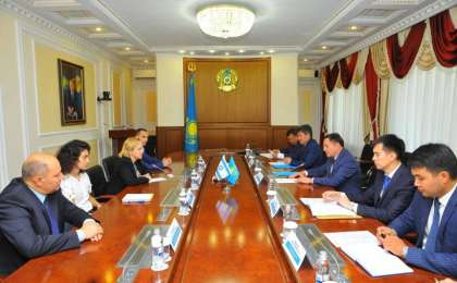 阿克莫拉州州长会见以色列大使