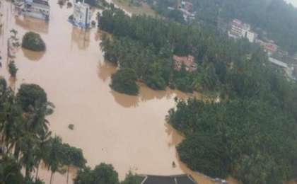 印度北部洪水泛滥多处山体滑坡