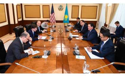 政府总理会见美国副国务卿黑尔