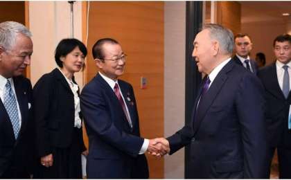 纳扎尔巴耶夫会见日哈议会友好联盟主席河村建夫