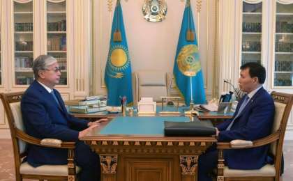 托卡耶夫总统接见反腐败行动署署长什佩克巴耶夫