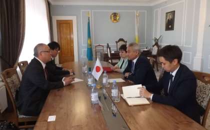 日本驻哈大使访问塞梅市