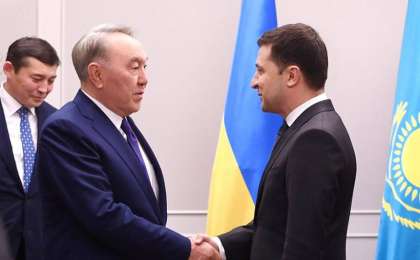 首任总统在东京会见乌克兰总统泽连斯基