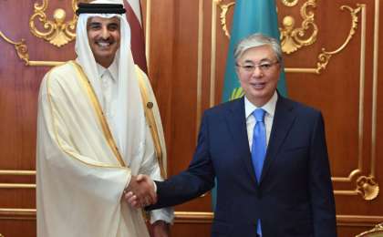 哈萨克斯坦总统会见卡塔尔埃米尔