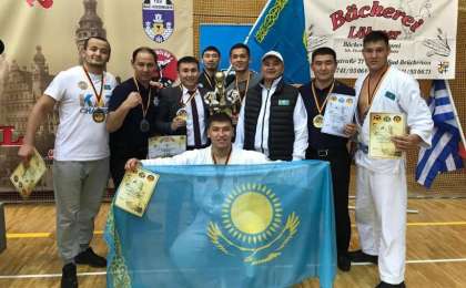 哈萨克斯坦军人在国际徒手武术大赛中获得11枚奖牌