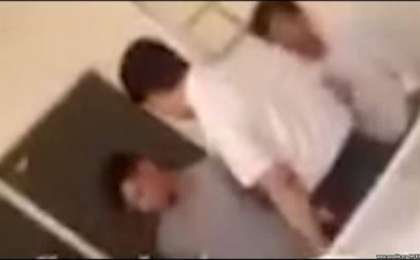 Оқушыларды балағаттап, ұратын мұғалімді жұмыстан шығарды