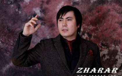 Қазақша өлең: Ерлан Жүніс (Күйзеліске түскен ақын ініні қайрау) » ZHARAR