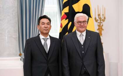 哈萨克斯坦大使向德国总统提交国书