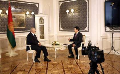 白俄罗斯总统介绍哈巴尔电视台专访