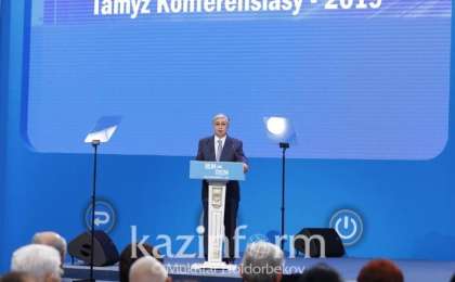 总统要求政府提高教育质量并制定稳定的教育模式