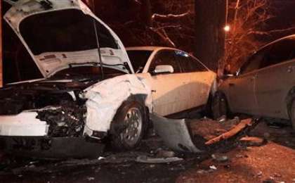 Алматыда жолға таласқан жүргізушілер апатқа ұшырады