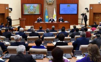 首任总统：政府和“祖国之光”党团应共同解决人民群众的问题