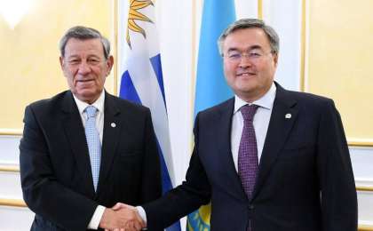 哈萨克斯坦外长会见首次访问哈萨克斯坦的乌拉圭外长
