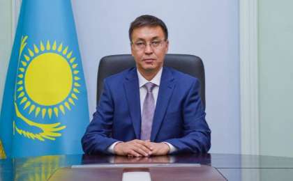 乌拉尔市新任市长什尼别阔夫上任