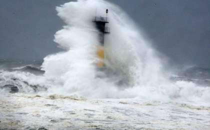 10号台风“罗莎”逼近日本