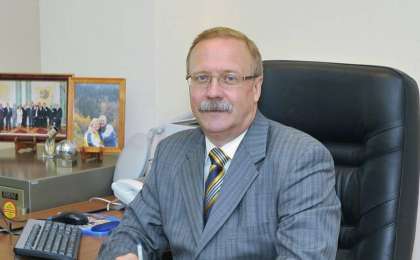 马力诺维斯基出任宪法委员会委员