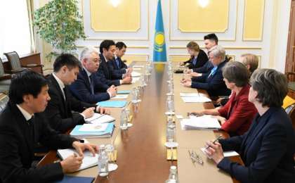 外长会见欧安组织民主人权办观察员团代表