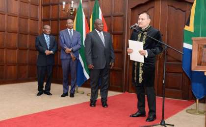 哈萨克斯坦大使向南非总统递交国书