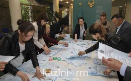 哈萨克斯坦12个行政区结束总统大选投票